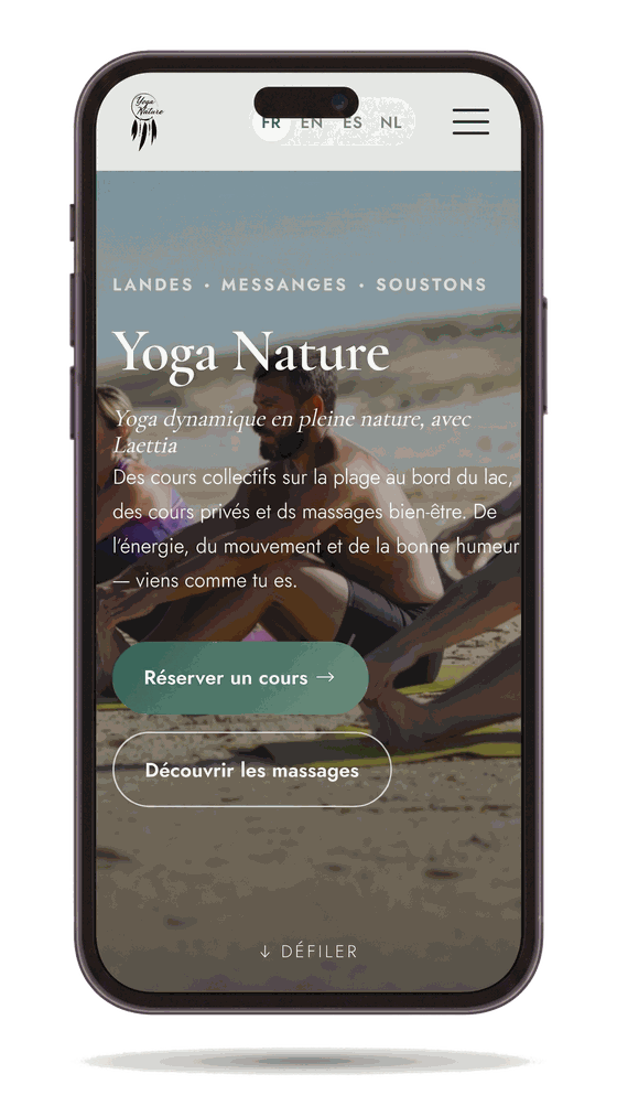 Le site de réservation affiché sur un téléphone